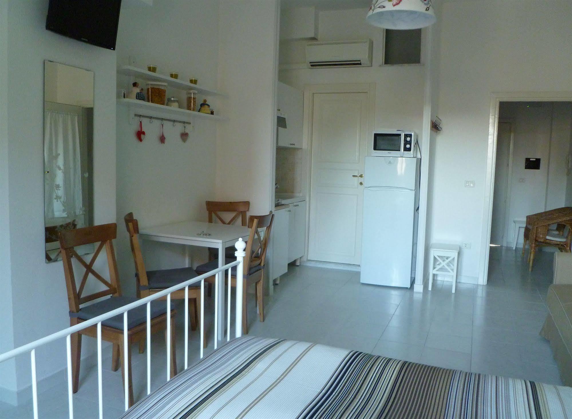 B&B Le Comari Salentine Lecce Exterior photo